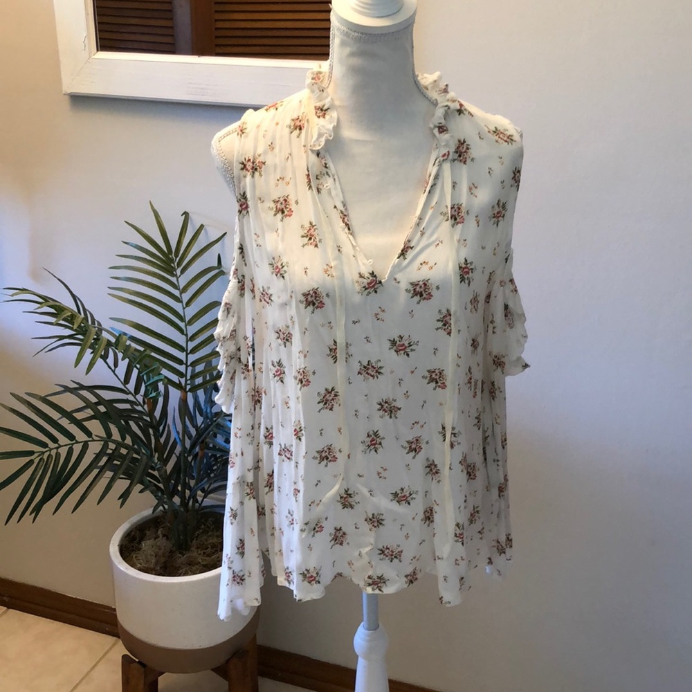 NWOT I Jeans by Buffalo cold shoulder blouse